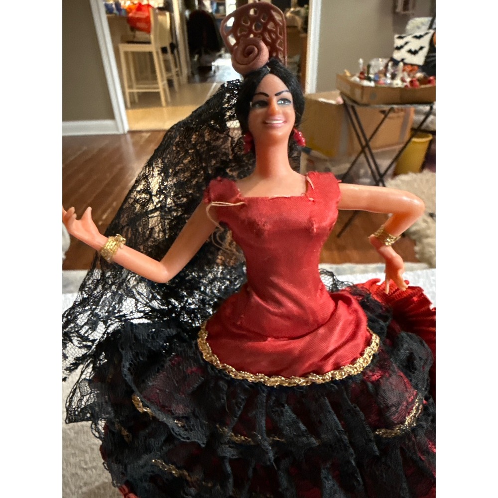 Vintage Spanish Flamenco Dancer Doll Red Black Lace Mantilla 9 Inch Souvenir